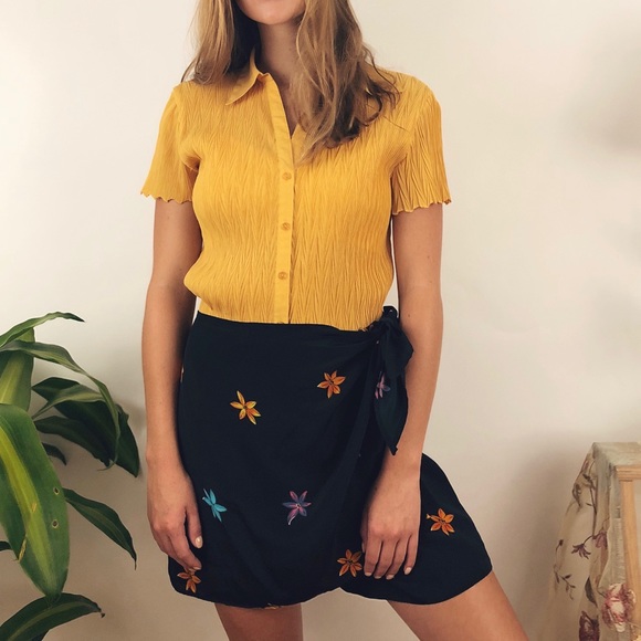 Reformation Tops - Crinkled Mango Short Sleeve